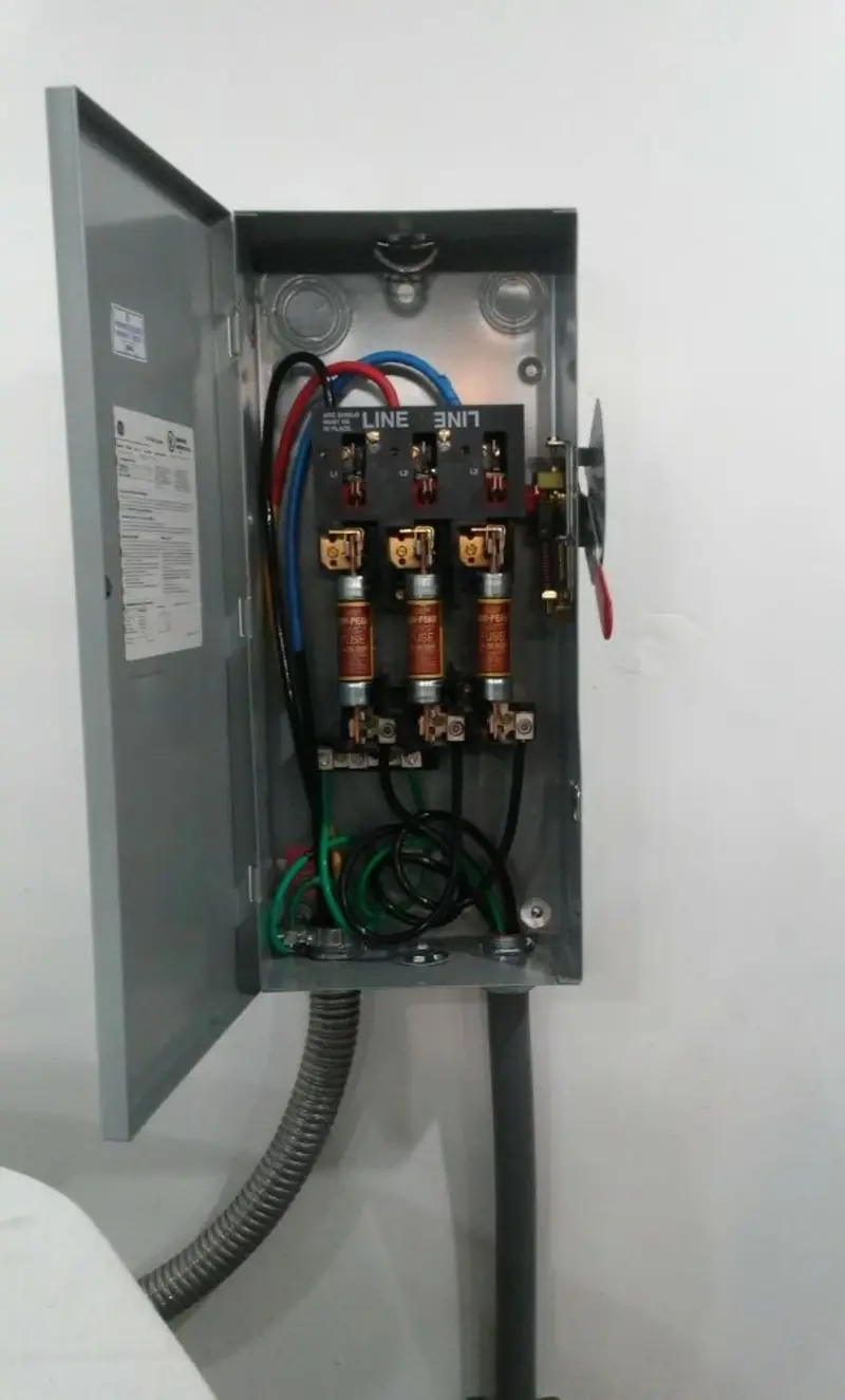 Three-phase disconnect switch installed for Smoke Detector Installation in Hayward